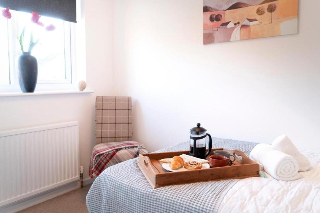 Modern 2 Bed Located Close To Village Centre Holiday home Kidlington